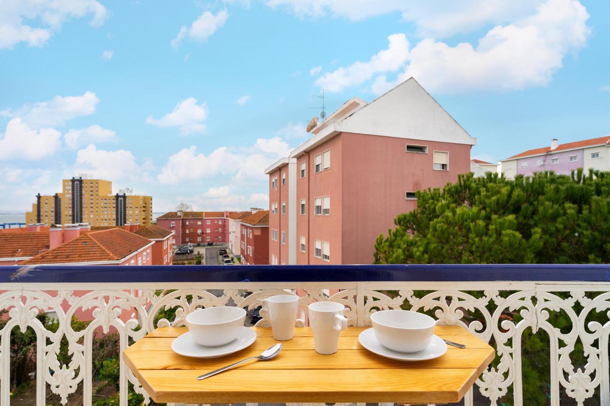 Beato Premium River View In Quiet Area Lisbon Exterior photo