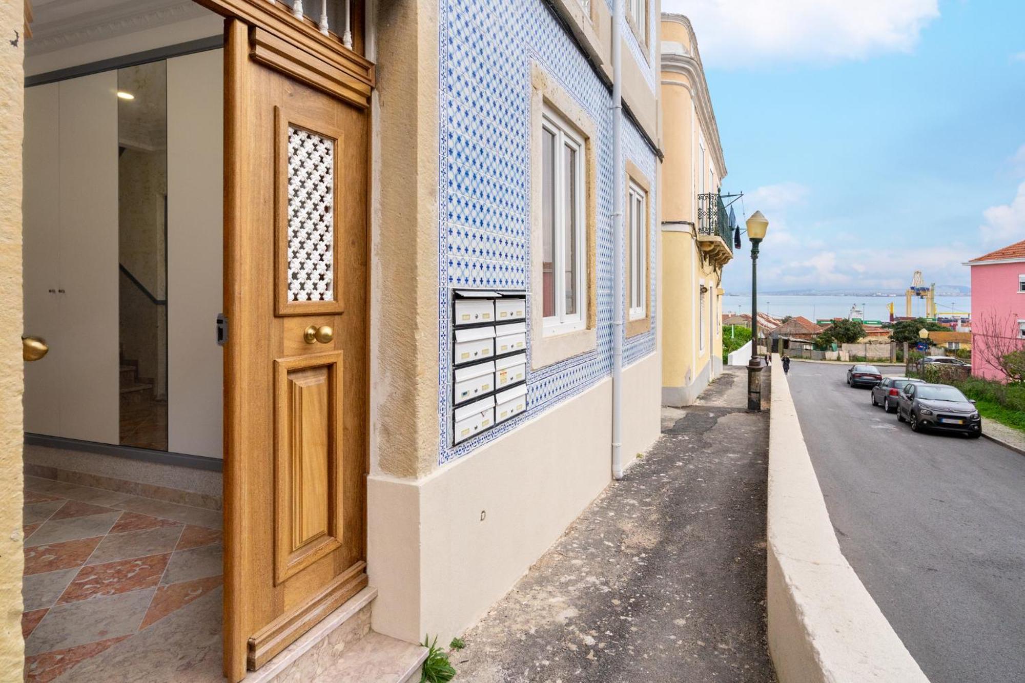 Beato Premium River View In Quiet Area Lisbon Exterior photo